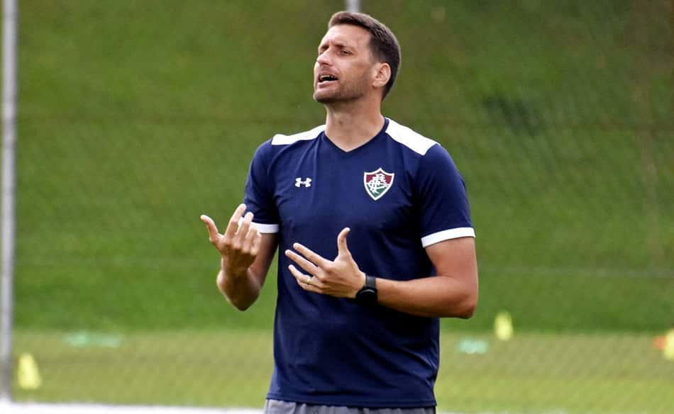 Técnico do Flu sub-19 crê em títulos, apesar dos adversários 'mais velhos'