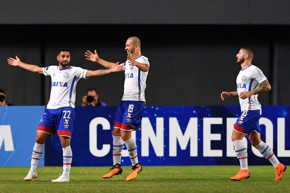 Gilberto marca de novo, Bahia bate o Cerro-URU e abre vantagem na Sula
