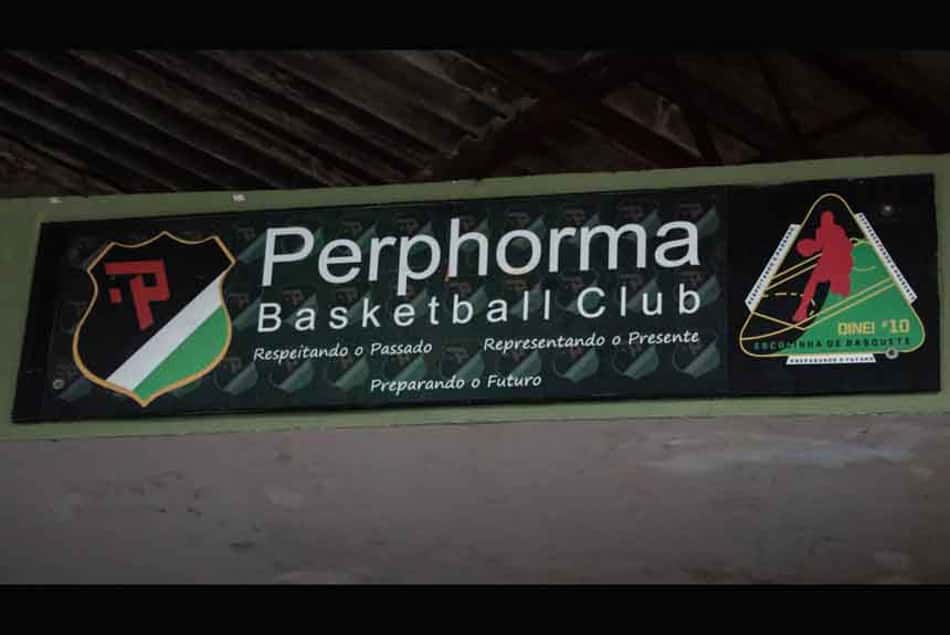 Confira as imagens do projeto social que leva esporte e cultura à periferia do Rio de Janeiro