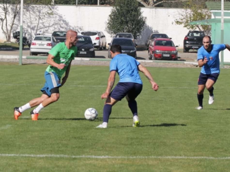 Volante acredita que o Coritiba vai embalar na Série B