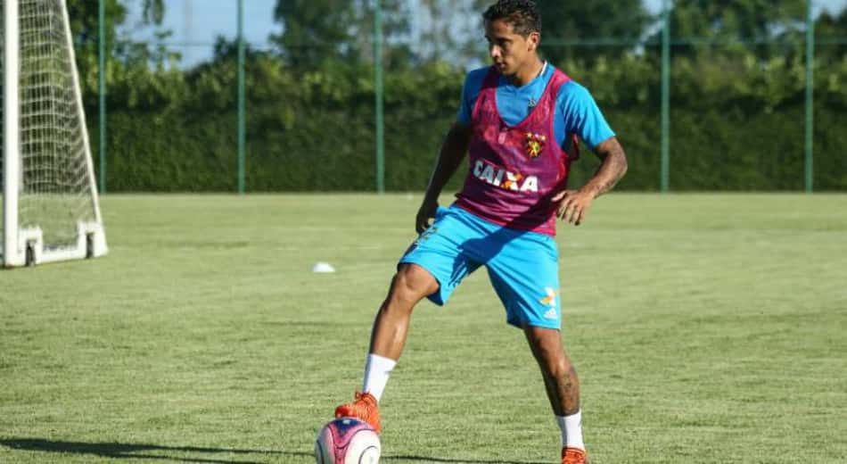 Everton Felipe diz ao Sport que quer jogar no São Paulo e treina separado
