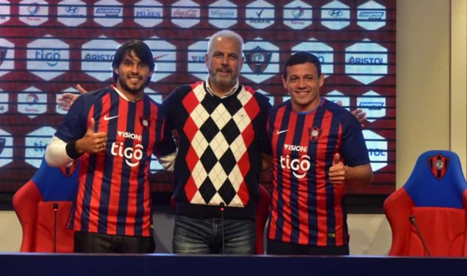 Ex-Palmeiras, Adalberto Román é apresentado no Cerro Porteño