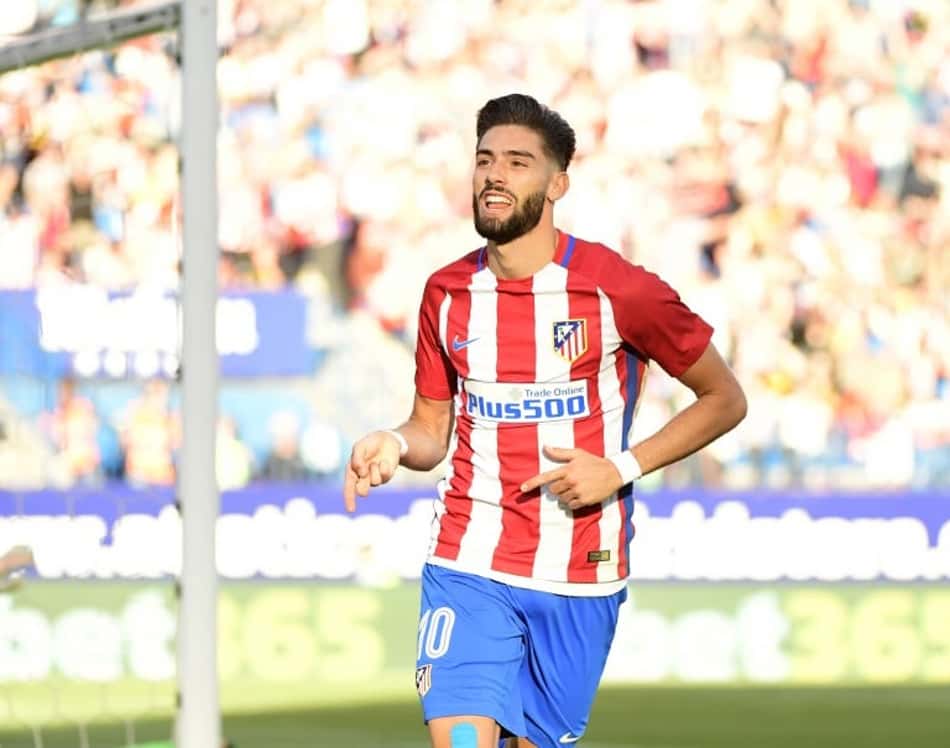 Carrasco quer voltar à Europa; Milan, United e Bayern mostram interesse
