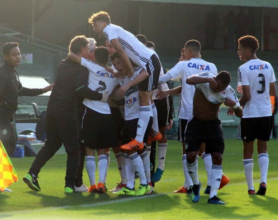 Botafogo perde para o Coritiba e dá adeus ao Brasileiro sub-20 zerado