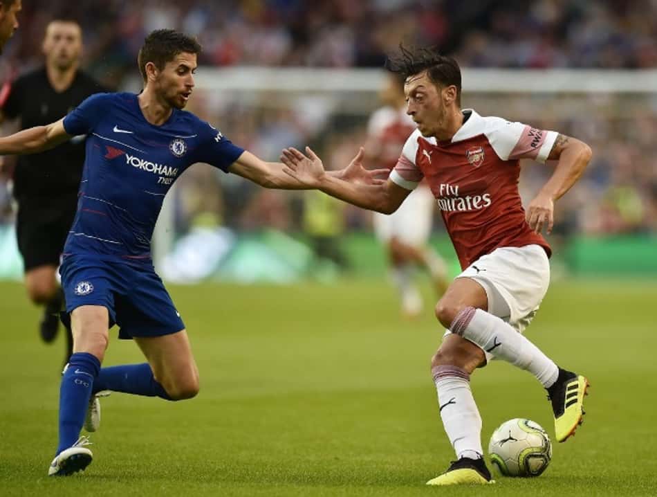 Cech pega dois pênaltis e comanda vitória do Arsenal sobre o Chelsea