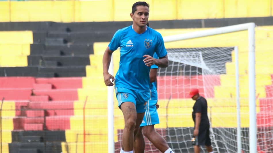 São Paulo aceita ceder Morato para trazer Everton Felipe do Sport