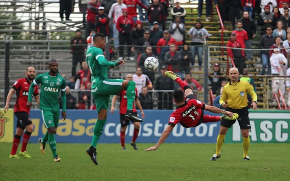 Goiás e Brasil de Pelotas duelam para fechar bem a Série B
