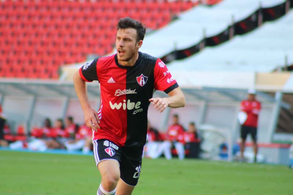 Clube sul-americano acerta a contratação de atacante que atuava no México