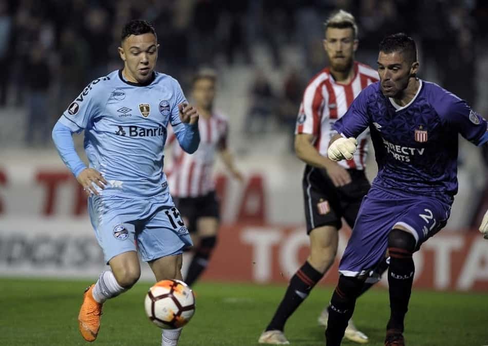 Grêmio é surpreendido na Argentina e fica em desvantagem nas oitavas