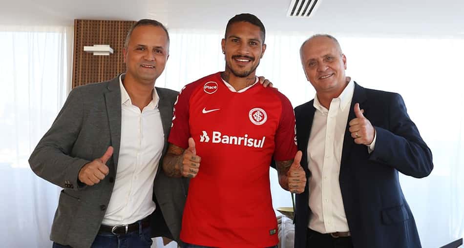 Internacional anuncia a contratação de Paolo Guerrero