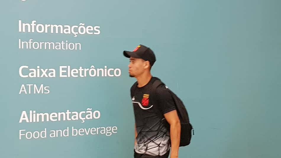 Desembarque do Vasco na madrugada desta segunda-feira após derrota para o Palmeiras