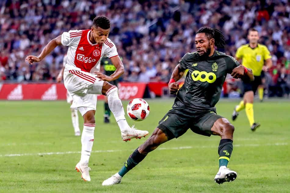 David Neres marca e Ajax passa na Champions; veja resultados