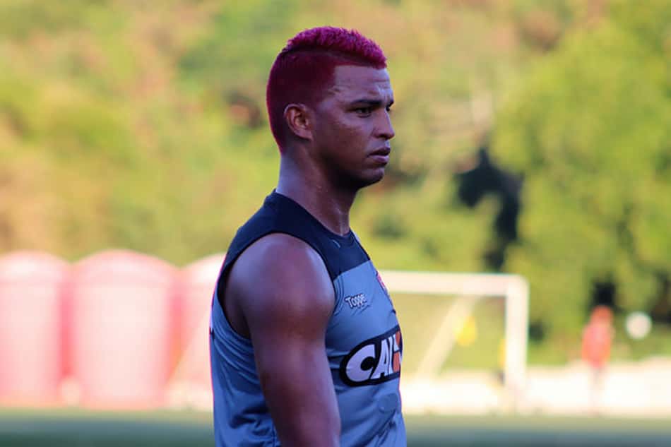 "Apoio total" a Carpegiani e "jogo da vida" contra o Palmeiras, garante Aderllan