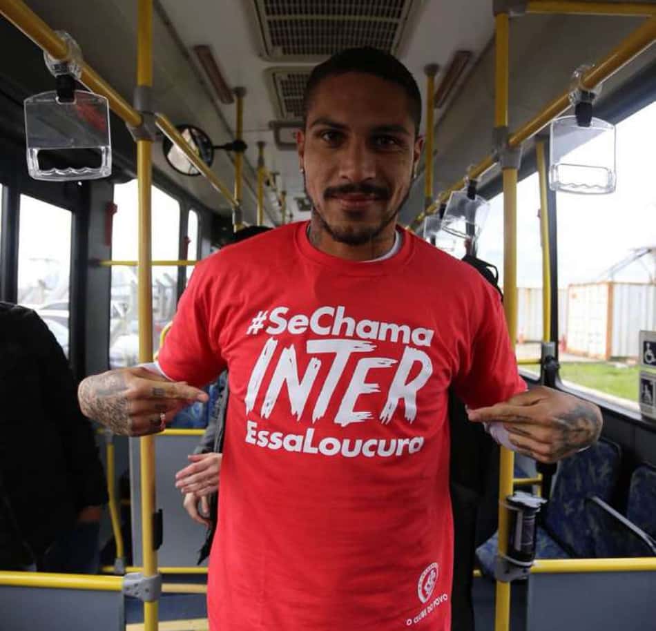 Após confirmar a contratação de Paolo Guerrero, que assinou sem custos por não ter renovado seu vínculo com o Flamengo, o LANCE! vai relembrar as grandes contratações do Internacional nos últimos 10 anos, citando um pouco da passagem desses jogadores pelo Colorado. 