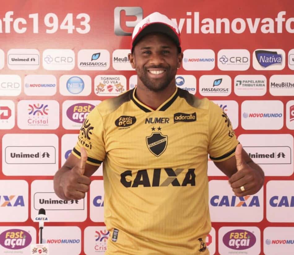 Mesmo após empate, Léo Itaperuna segue confiante em acesso do Vila Nova. 'Esta é a nossa motivação'