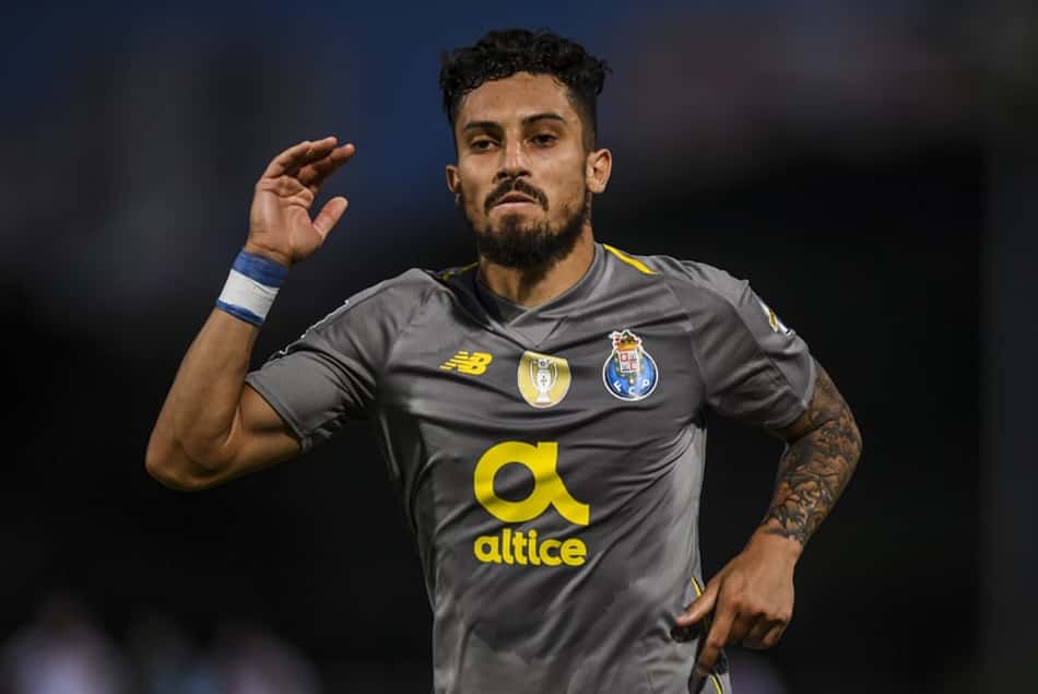 Em alta no Porto, Alex Telles entra no radar do Atlético de Madrid