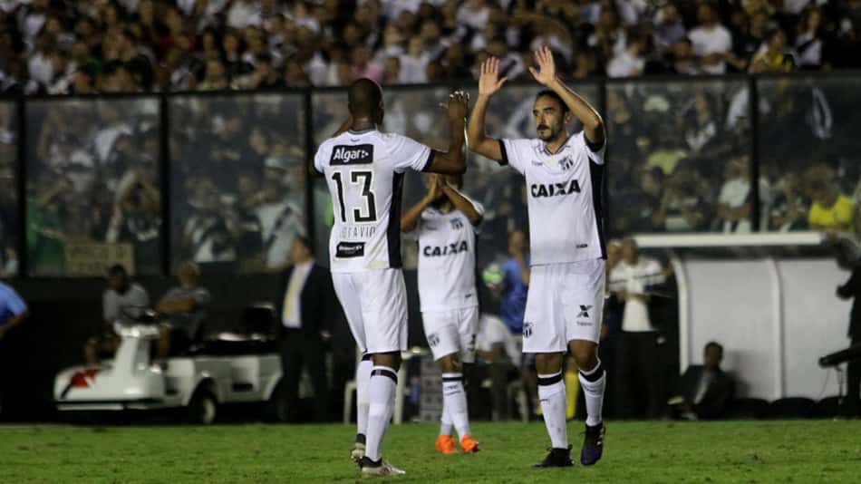 Autor de gol cearense, Tiago Alves comemora o ponto fora de casa