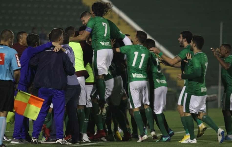 Guarani vence Atlético-GO e volta a sonhar com acesso à primeira divisão