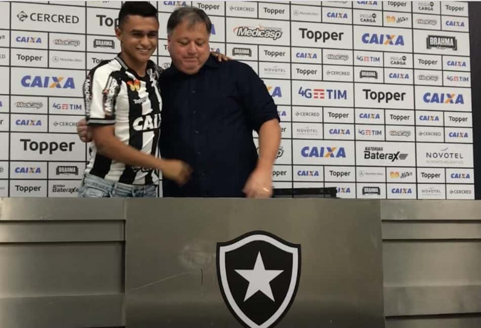 Barros admite que Erik deve ser o último reforço do Botafogo em 2018
