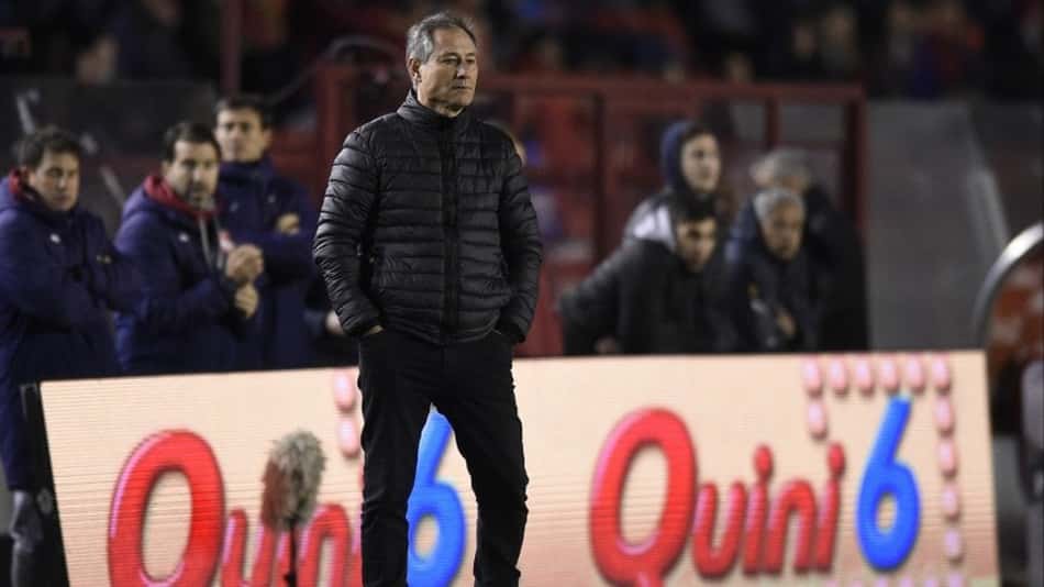 Ariel Holan deixa o comando técnico do Independiente; Beccacece é o favorito