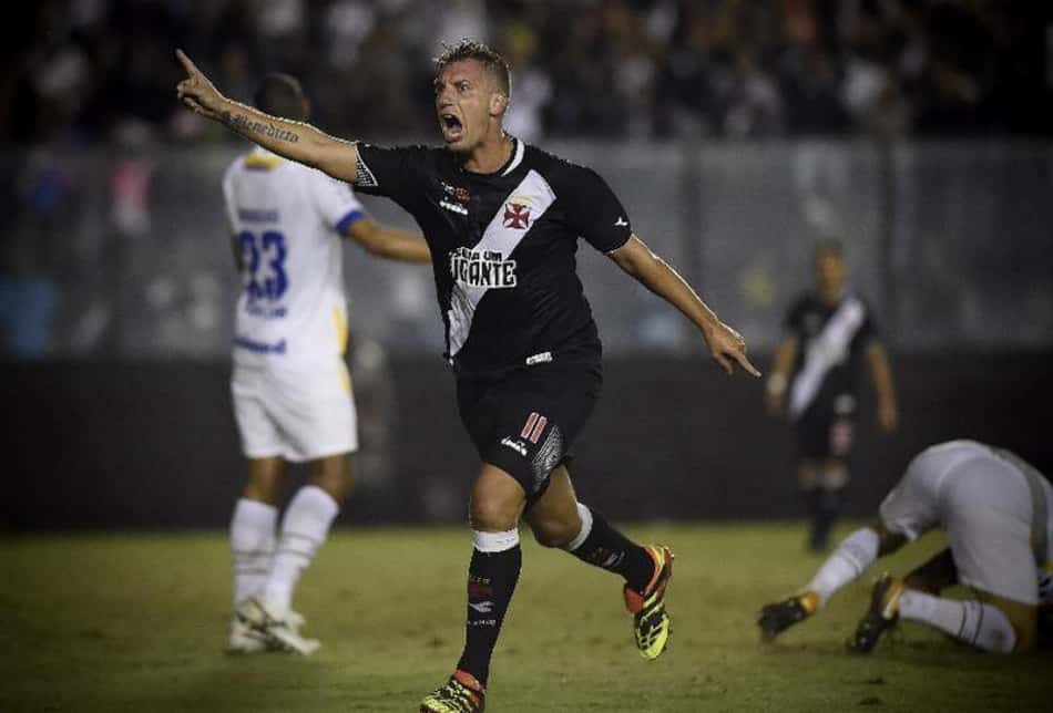 Blog do Garone: Em quatro jogos, Maxi López já figura entre os principais garçons do Vasco no ano