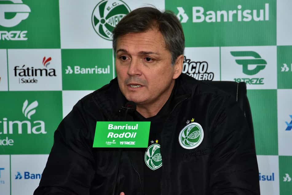 Juventude apresenta o técnico Luiz Carlos Winck