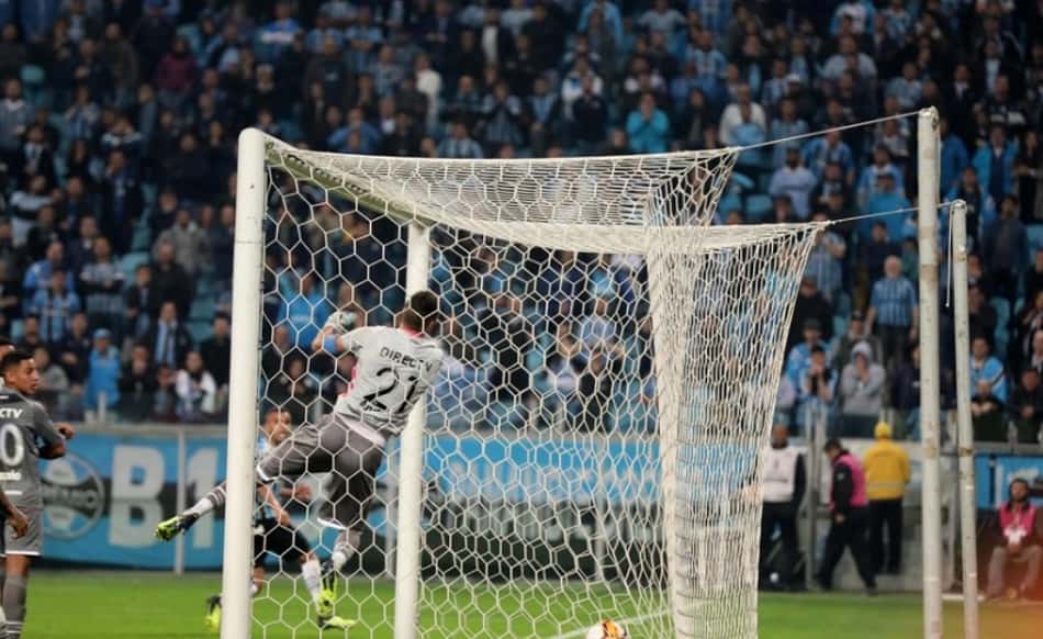 Andújar fala em "muita tristeza" com eliminação do Estudiantes