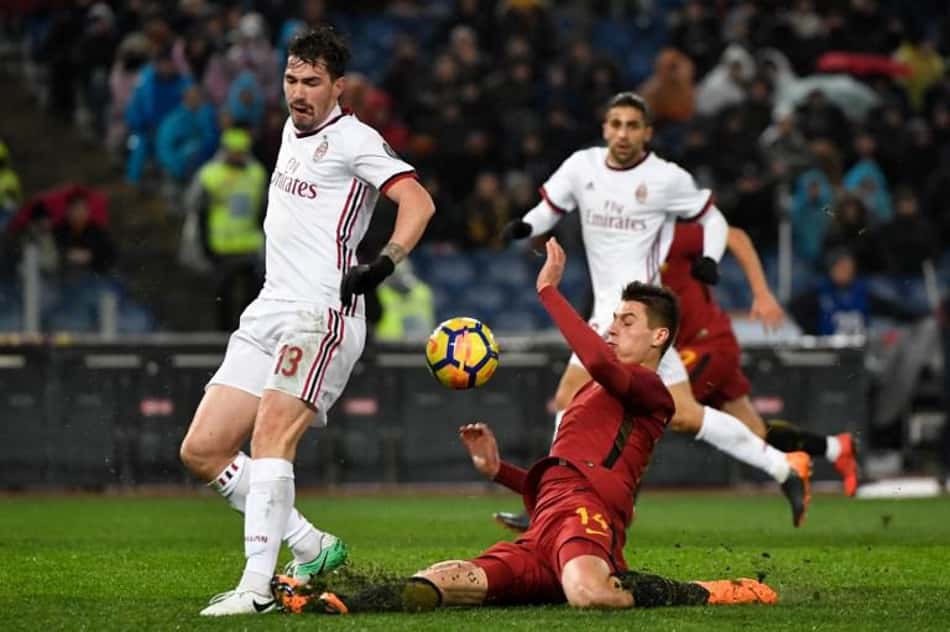 O fim de semana no futebol europeu começa com um clássico no Campeonato Italiano. O Milan recebe a Roma nesta sexta-feira, às 15h30 (horário de Brasília). Confira na galeria outras partidas do Velho Continente que você vai acompanhar em tempo real aqui no LANCE!