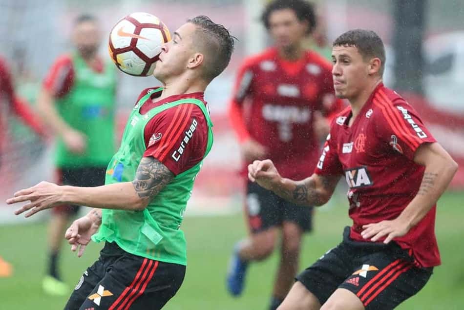 Rhodolfo e Piris devem ganhar chance no Fla diante do Ceará