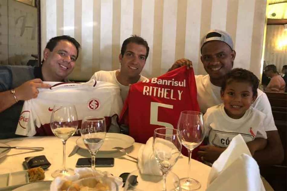Situação de Rithely é motivo de discordância entre Sport e Internacional