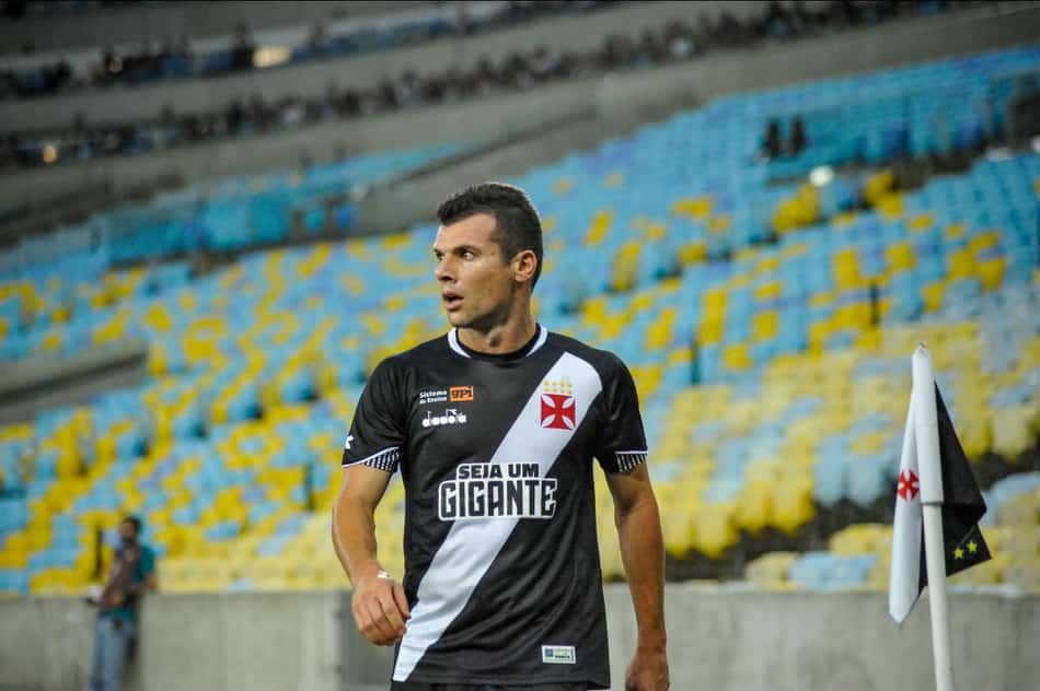 LANCE! Espresso: Vasco flerta com o quarto rebaixamento: gigante, hoje, só na tradição