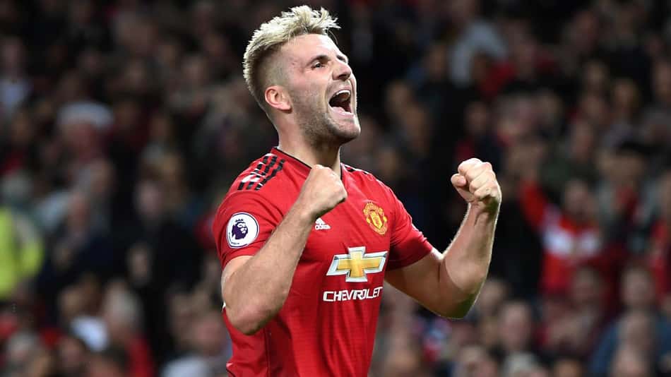Manchester United planeja renovar contrato com Luke Shaw
