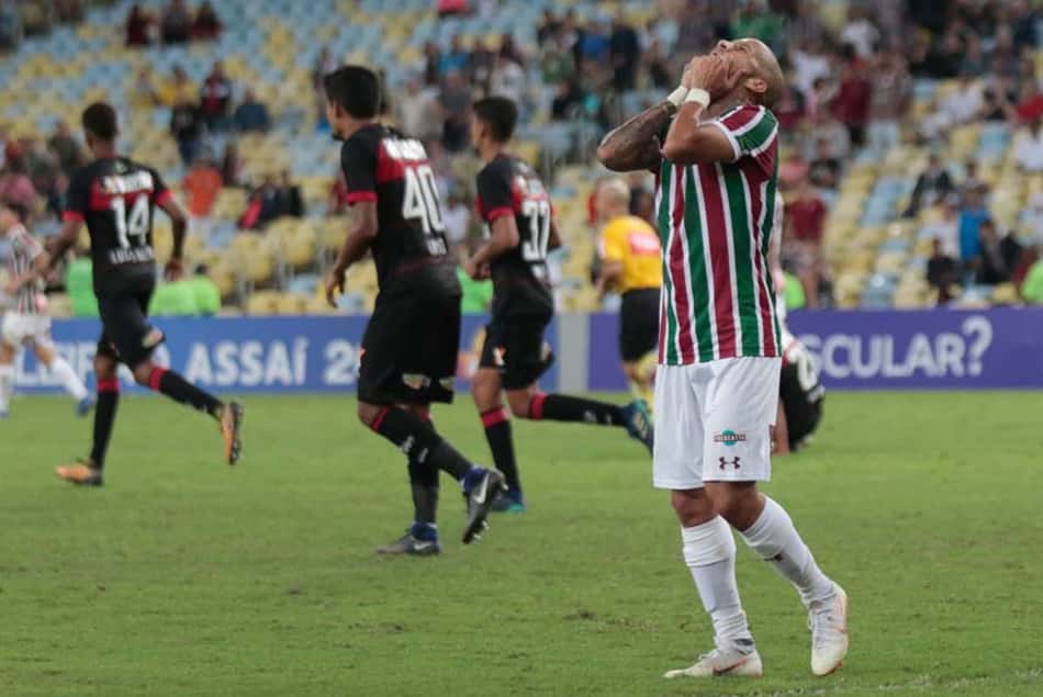 atacante do Fluminense lamentando no jogo de ontem