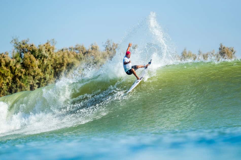 Três brasileiros avançam às finais na etapa de Surf Ranch do WCT