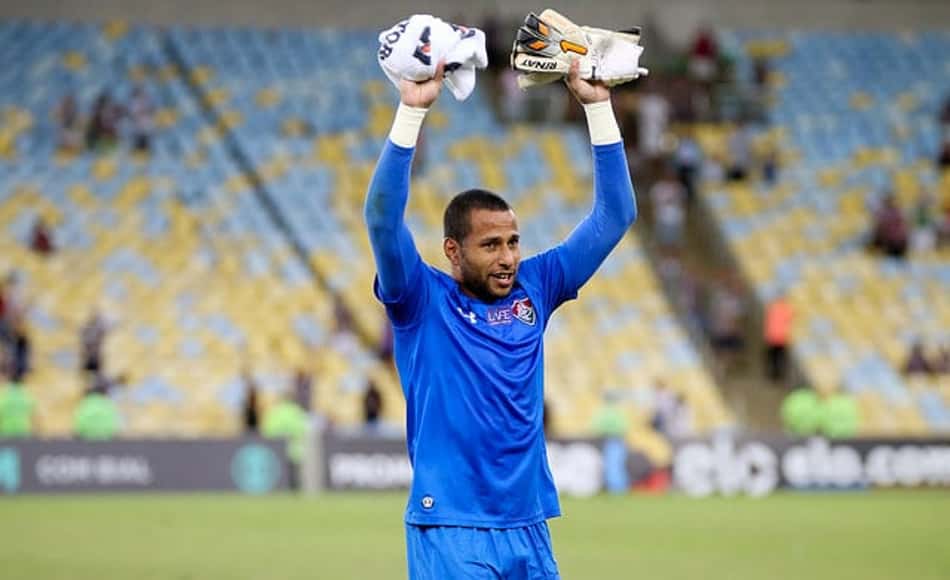 O Fluminense venceu o Botafogo por 1 a 0 na tarde deste domingo e se afastou ainda mais do Z4. O único gol da partida foi marcado ainda no primeiro tempo, pelo zagueiro Digão. Na segunda etapa, o goleiro Rodolfo substituiu Júlio César, que se lesionou, e defendeu um pênalti aos 40 minutos para garantir a vitória tricolor no Maracanã. Confira as notas do LANCE! (Por Vinícius Britto)