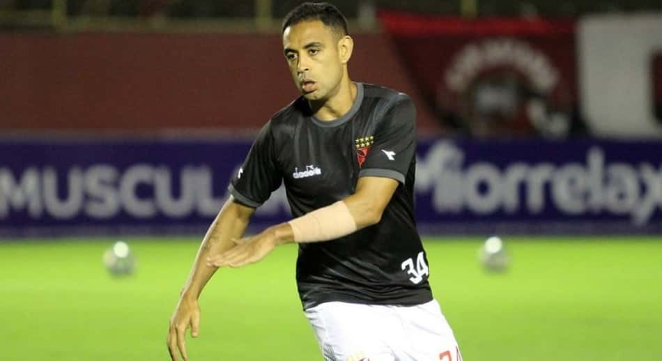 Confira a seguir a galeria especial do LANCE! com imagens de Werley com a camisa do Vasco