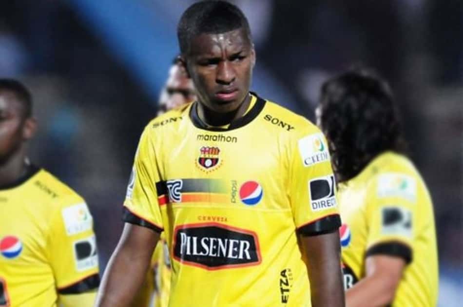 Lembra dele? Frickson Erazo acumula um ano sem jogar em time sul-americano