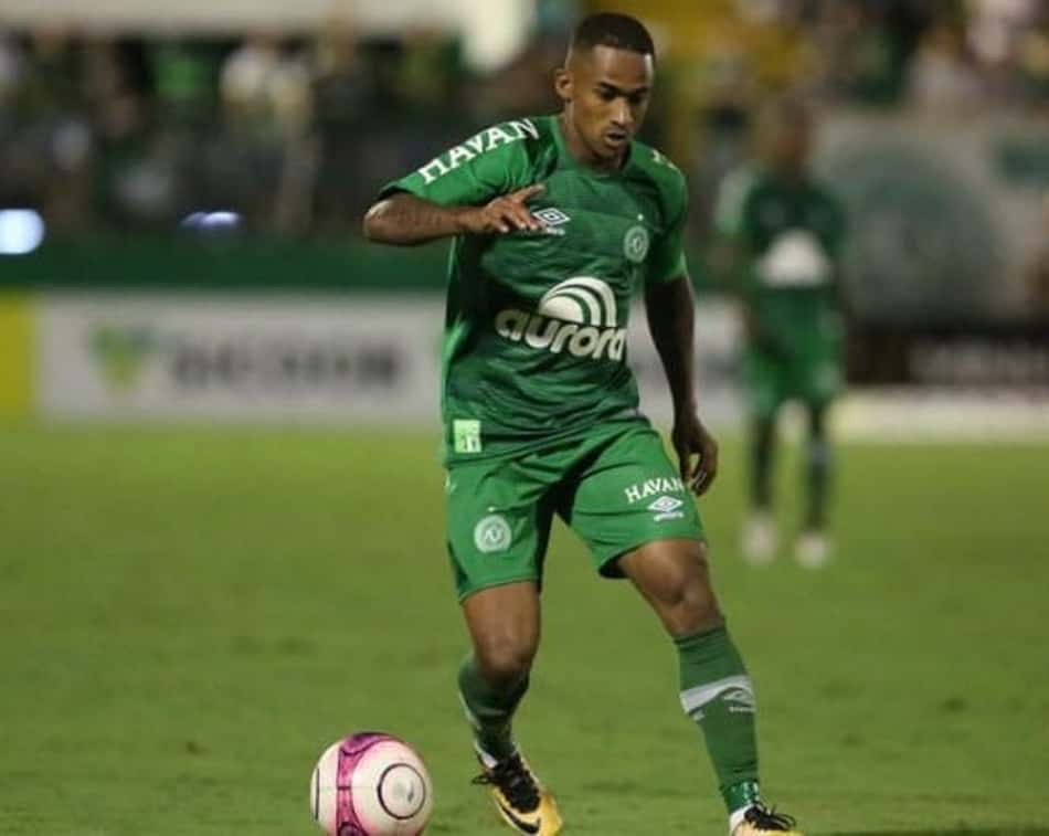 Lateral da Chapecoense entra na Seleção das Estatísticas do Brasileirão 2018