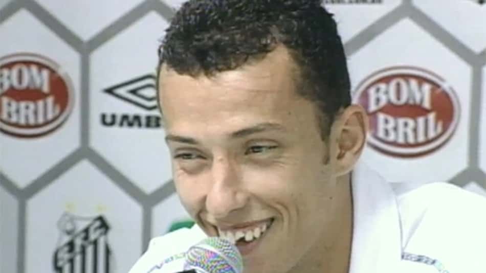 Nenê com o dente quebrado
