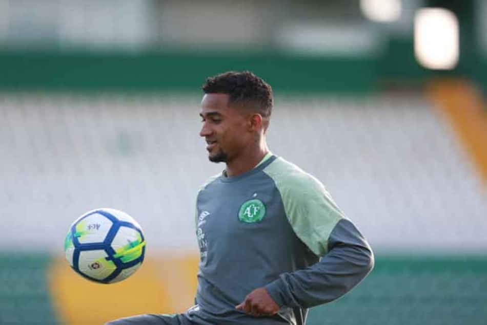 Eduardo reencontra o Flu e mostra confiança em fase da Chapecoense