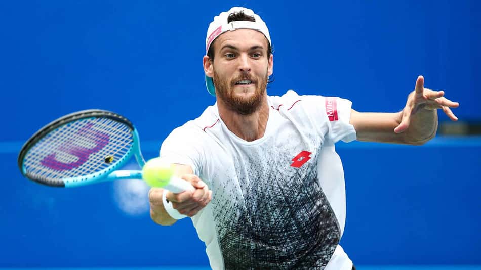 João Sousa salva match-points em Pune e volta a fazer final de ATP