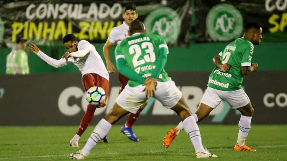 Adeus tabu! Flu vence a Chapecoense e espanta 'fantasma' da Arena Condá