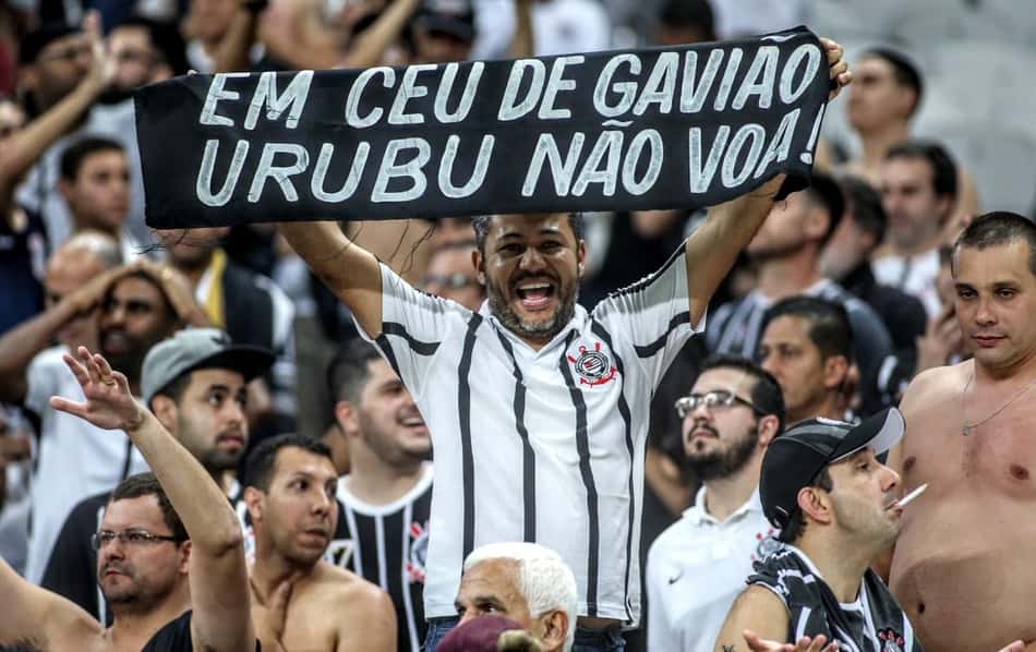 Corinthians usa redes para provocações ao Flamengo e outros rivais