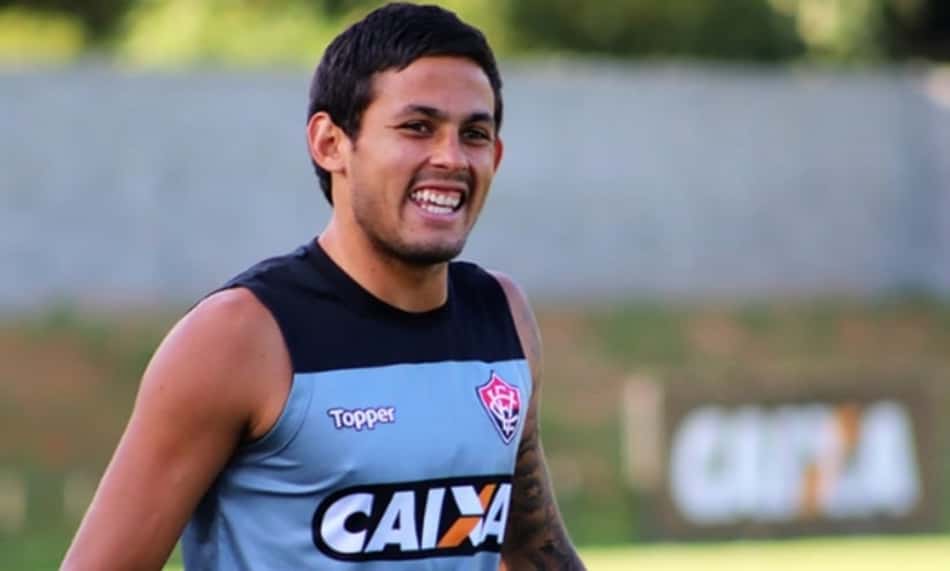 Volante Marcelo Meli pode trocar o Vitória pelo futebol argentino