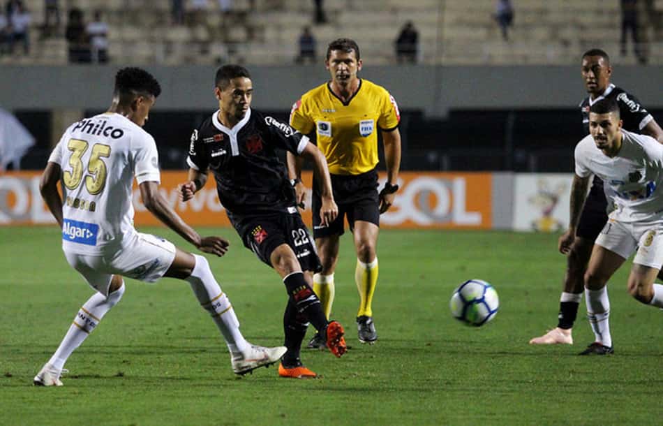 Blog do Garone: Artilheiro isolado do Vasco no ano, Pikachu se torna também um dos garçons