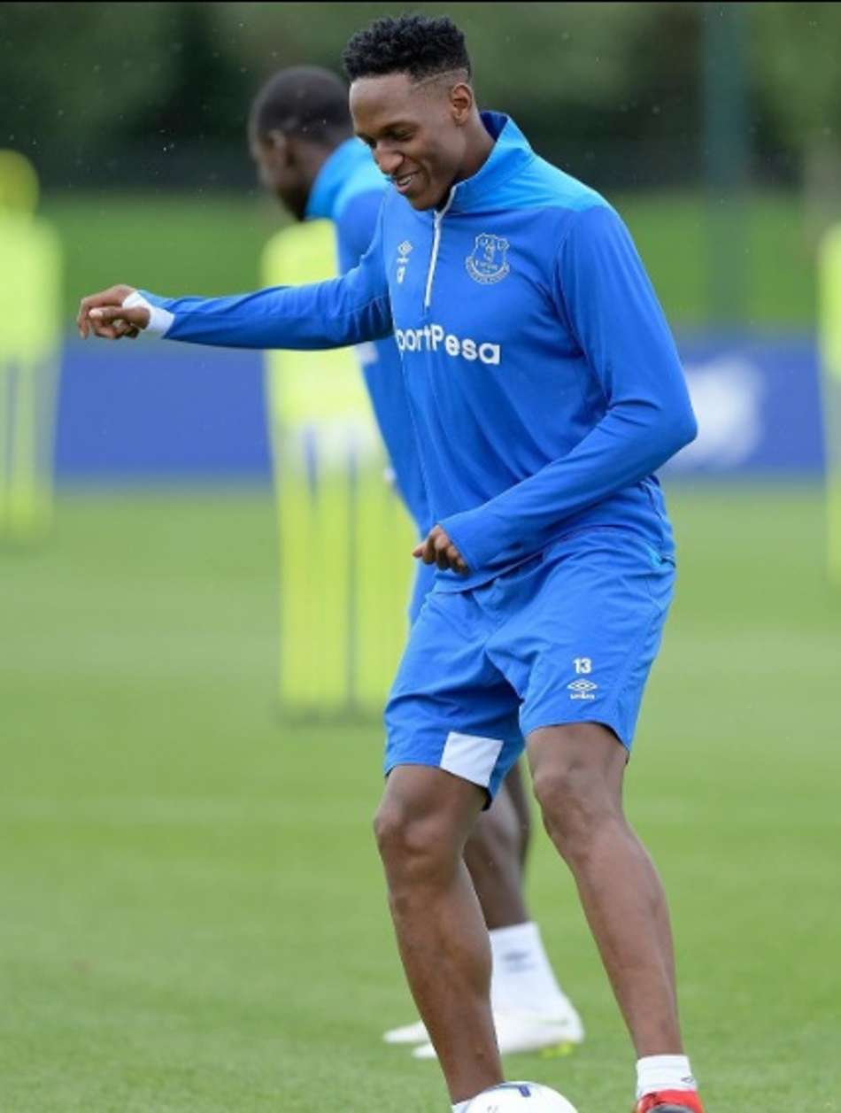 Para ter novo zagueiro, Everton planeja vender Yerry Mina