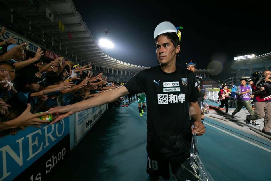 Ex-Vasco, Elsinho vibra com grande momento do Kawasaki Frontale