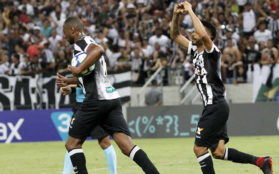 "Heroi" da noite, Valdo comemora triunfo que tirou Ceará da zona de rebaixamento