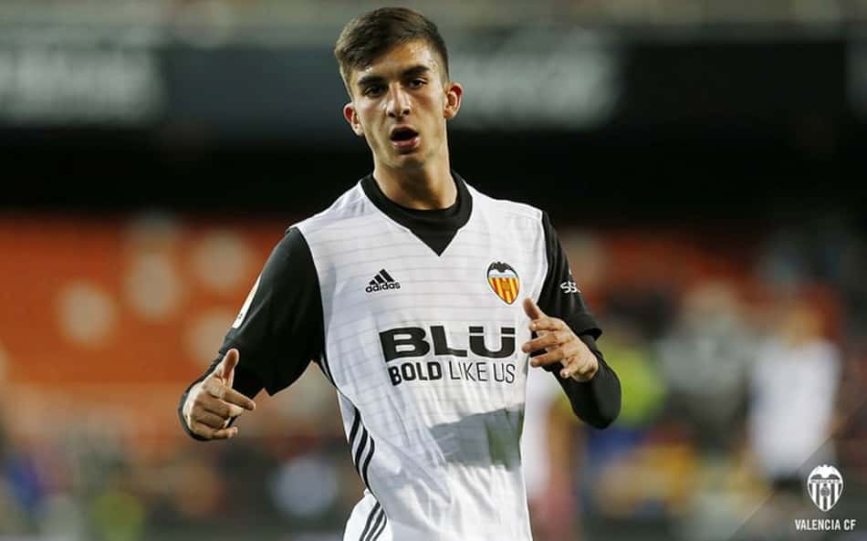 Barcelona mira Ferran Torres, jovem atacante do Valencia, segundo jornal