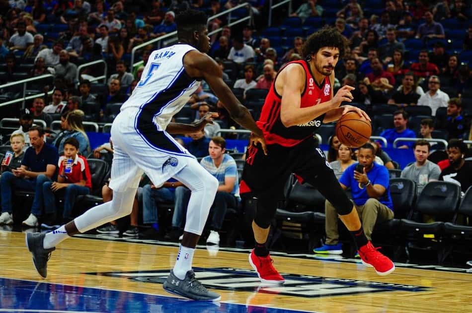 Varejão destaca retorno ao basquete dos Estados Unidos: 'Sempre especial'